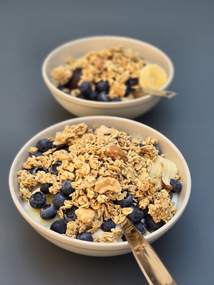 Yoghurt & granola